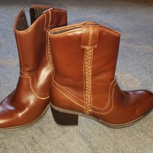 Hush puppies booties